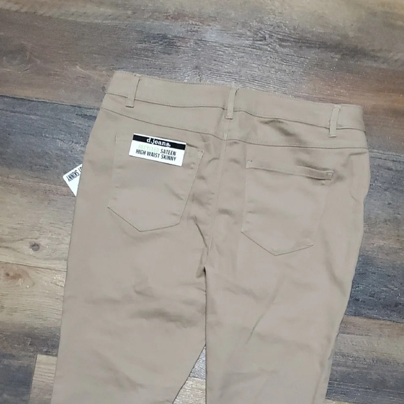 d. jeans Tan High Rise Jeans Modern Fit - Picture 11 of 11